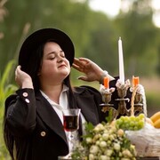  ,   Kristina, 29 ,   c 