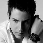  ,  Adis, 32