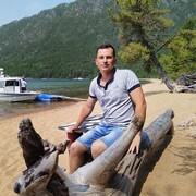  ,   Denis, 31 ,     