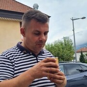  ,  Alex, 40
