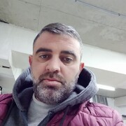  ,  Davit, 40