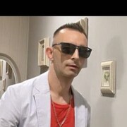  ,   Robin, 42 ,   ,   