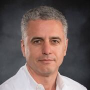  ,  Garth davis, 64