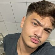  ,  Youcef, 20