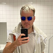  ,  Daniel, 39