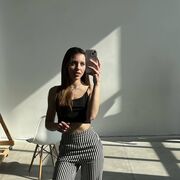  ,  Yasmina, 23