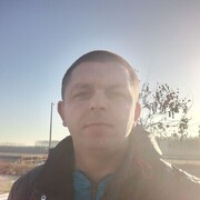   ,  Viktor, 38