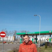  ,   Makcim, 51 ,  