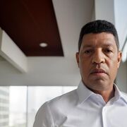  ,  Carlos, 55