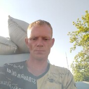  ,   Andrei, 44 ,   c 
