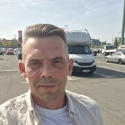  ,  Viktar, 44