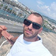  ,   Valentin, 31 ,   ,   