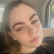  ,  Evie, 21