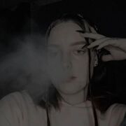  ,  Alexandra, 20