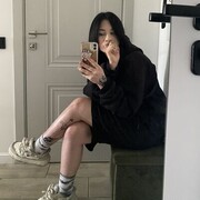  , 