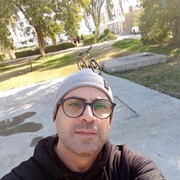  ,   Amer, 42 ,  