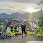 ���������� Ban Phattha Ya, ���� ������� Evgenii, 35 ���, ������������ ��� ������, ����� � ���������, c�������� ���������