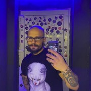  ,  Valery, 33