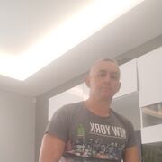  ,  Artur, 52