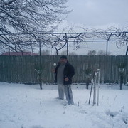  ,   Gio, 48 ,  