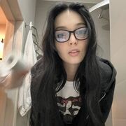  ,  Anna, 28