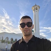  ,  Parviz, 33