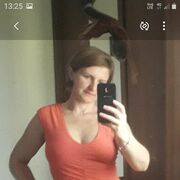  ,   Julia, 42 ,   ,   