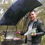  ,   Jarik, 42 ,   