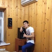  ,  Akmal, 33
