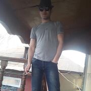  ,  Armani, 35