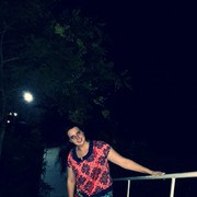  ,   Elena, 32 ,  
