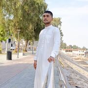  ,  Husam, 23