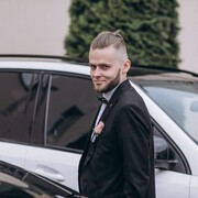  ,  Andrii, 32