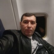  ,  Amid, 40