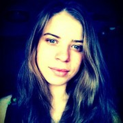  ,  Viktoria, 28