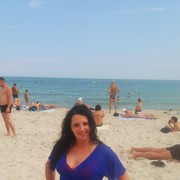  ,   Elena, 32 ,  