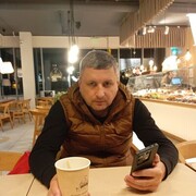  ,   Viktor, 39 ,   ,   