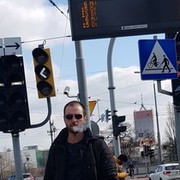  ,   Vako, 32 ,  