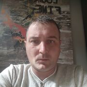  ,  Monaxx, 42