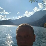  ,   Petr, 44 ,  