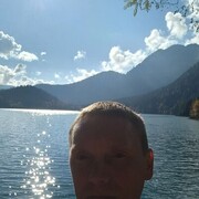  ,   Petr, 43 ,  