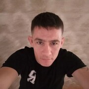  --,   Dominik, 33 ,   ,   