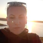  ,  Valentina, 44