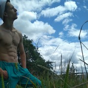  ,  Anton, 24