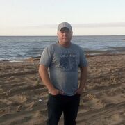 ,  Alex, 44