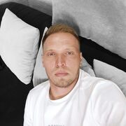  ,   Russel, 37 ,  
