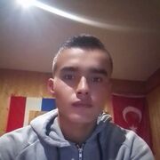  ,  Akmal, 28