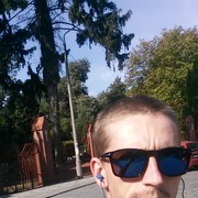  ,  Andrej, 30