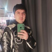  ,  Ali, 24