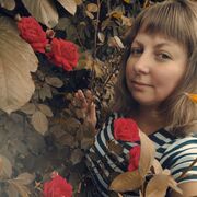  ,  Julia, 32